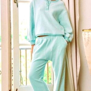 THE GREAT. (Top & Bottom)Sherpa Lounge Set